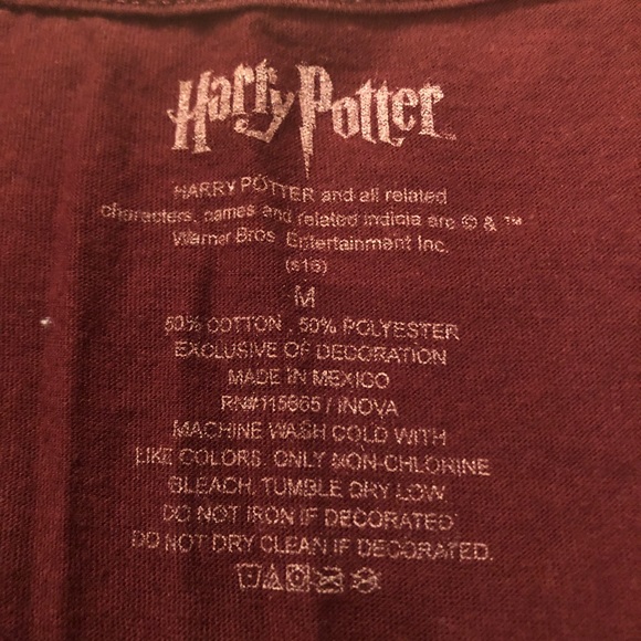 Harry Potter Maroon Hogwarts T-shirt Women Size M - Picture 4 of 4